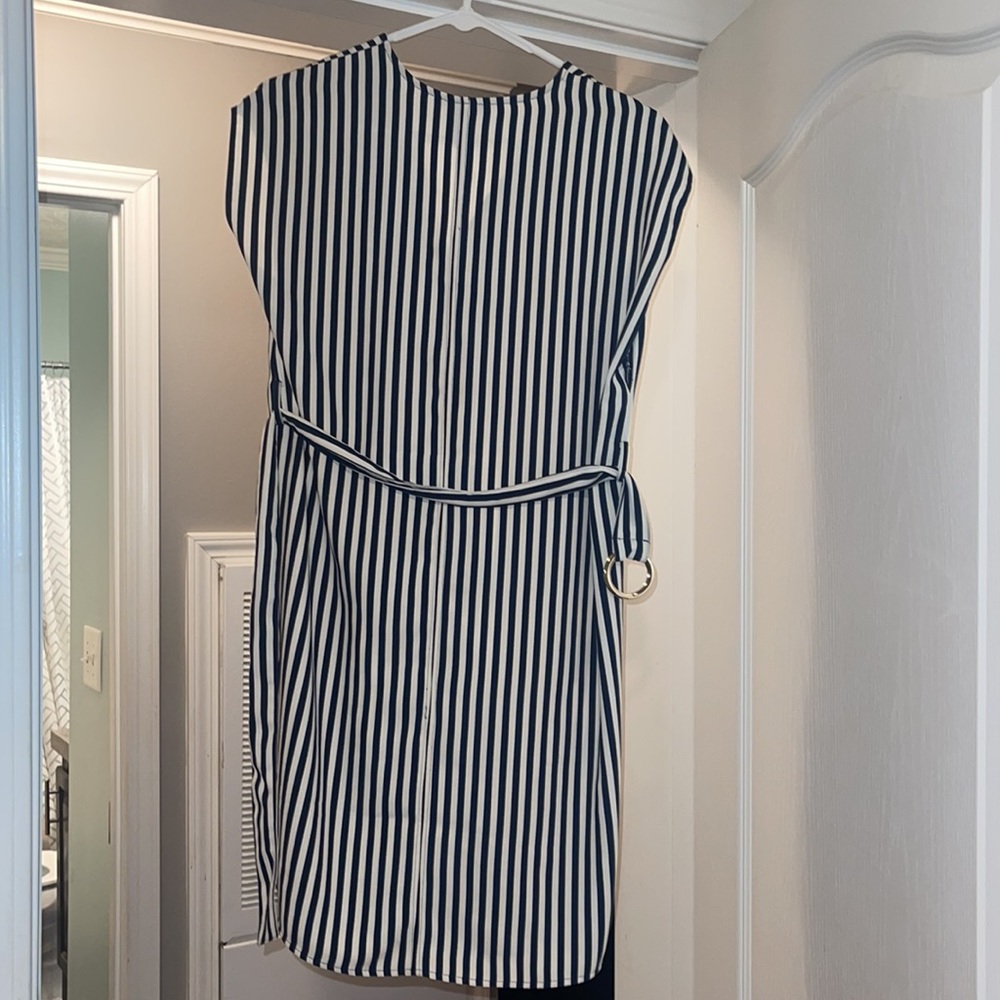 Dress ๐ - Picture 2 of 3